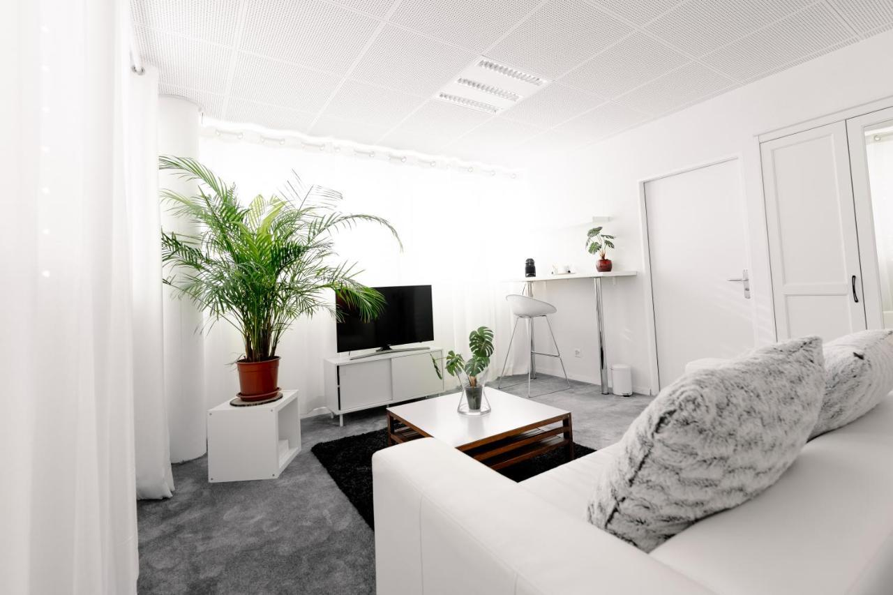 Business Sleeping Place Rolle Bagian luar foto
