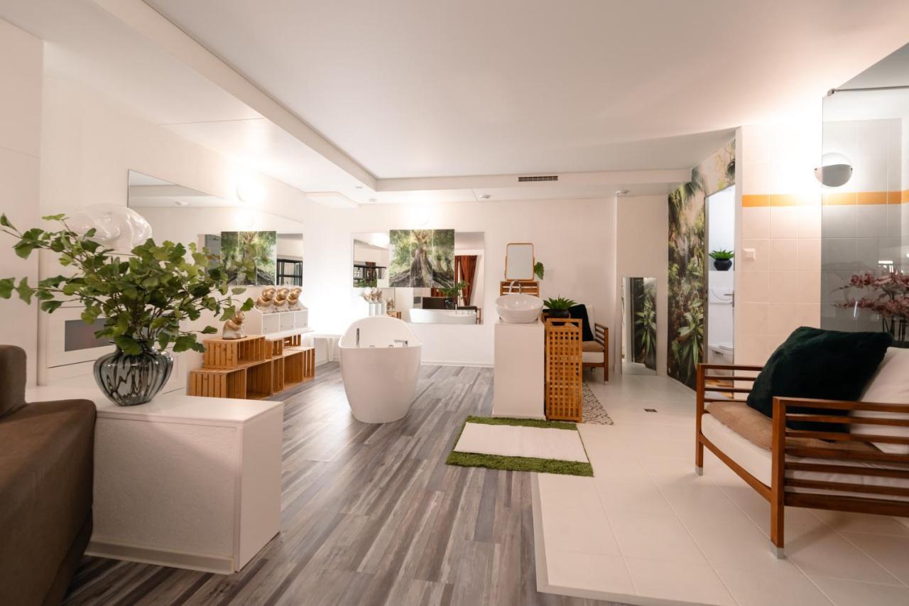 Business Sleeping Place Rolle Bagian luar foto