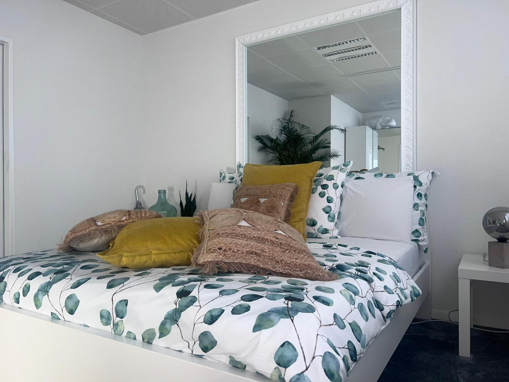 Business Sleeping Place Rolle Bagian luar foto