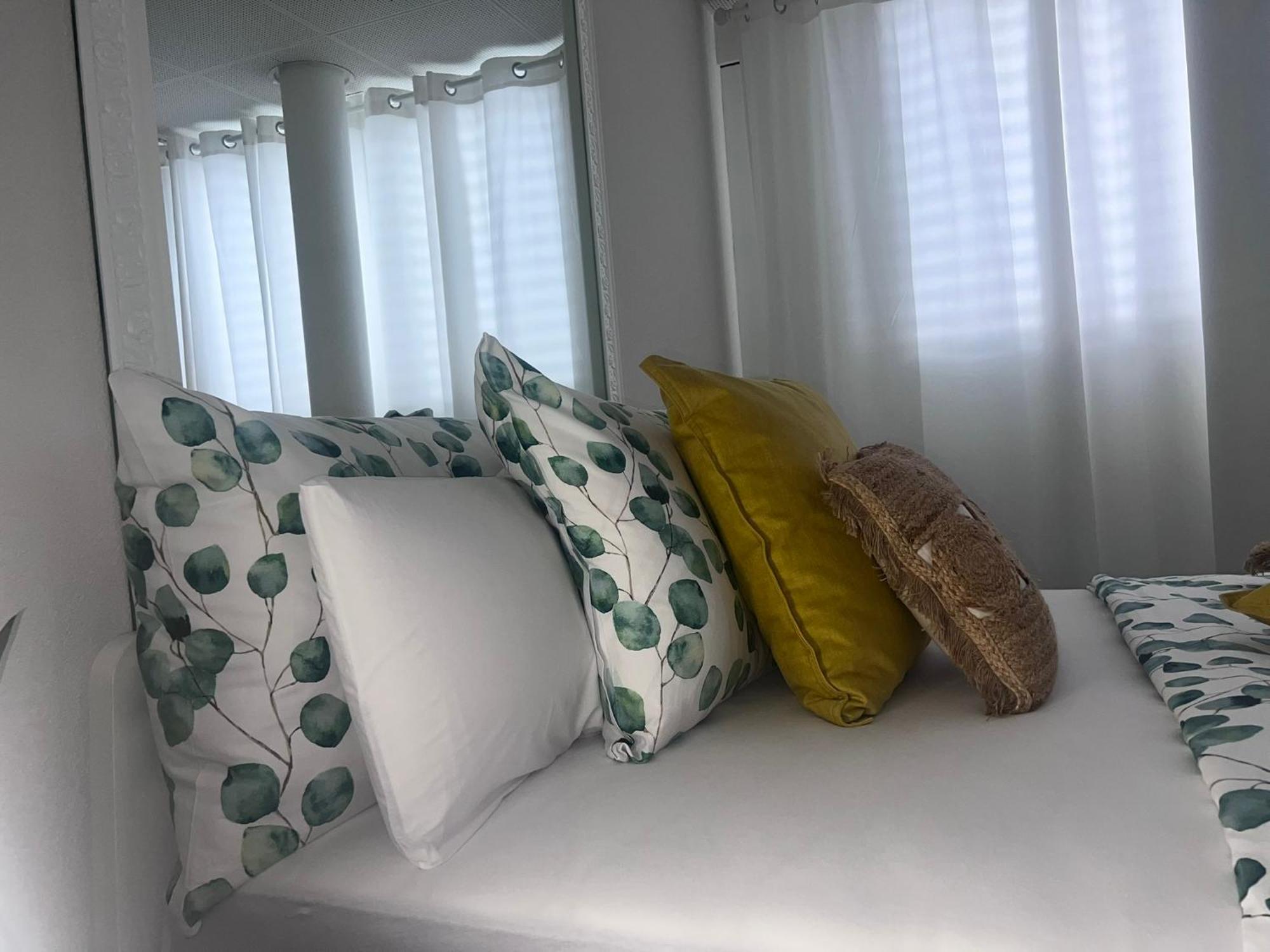 Business Sleeping Place Rolle Bagian luar foto